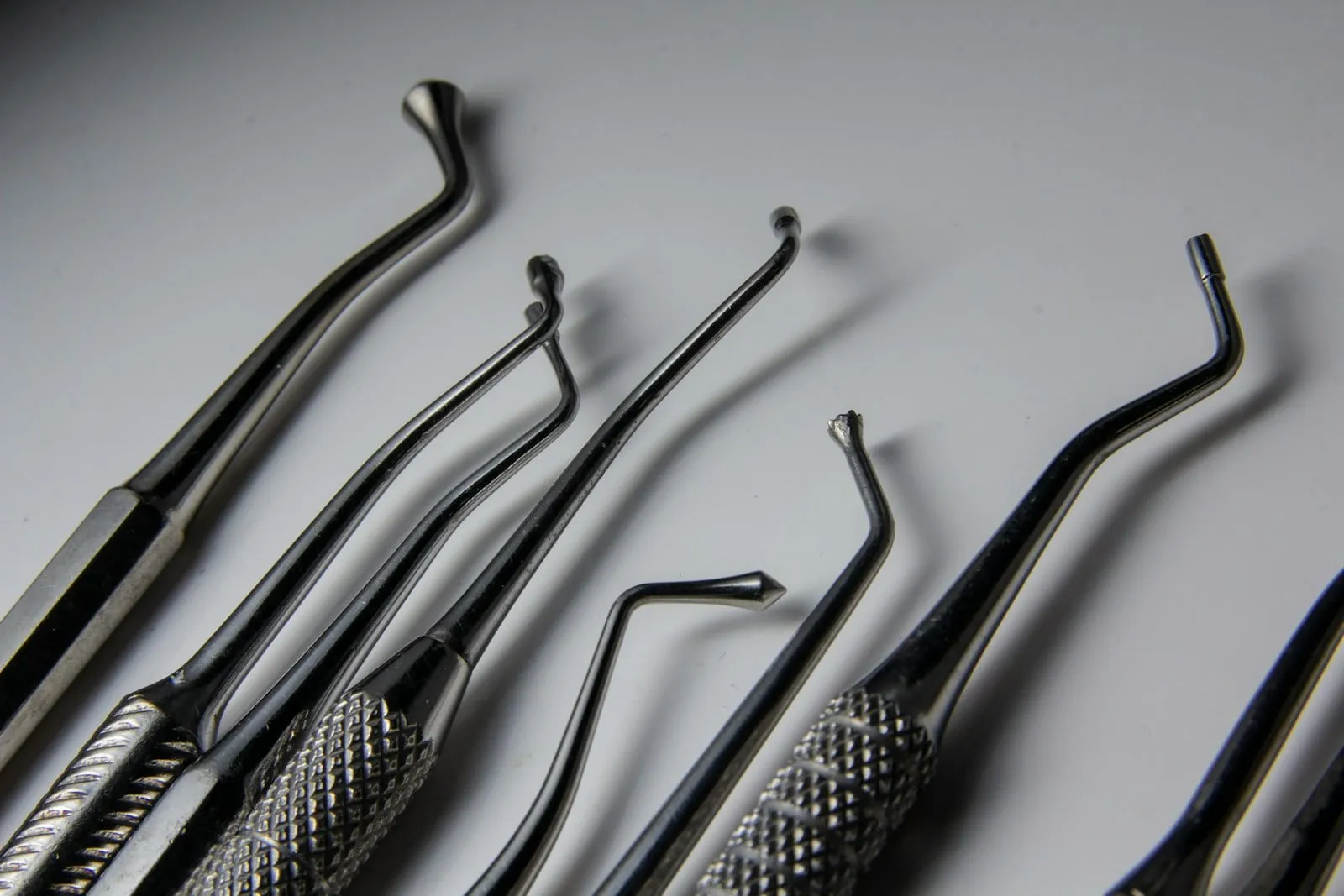 Instrumental dental: espejos, exploradores, fórceps, curetas
